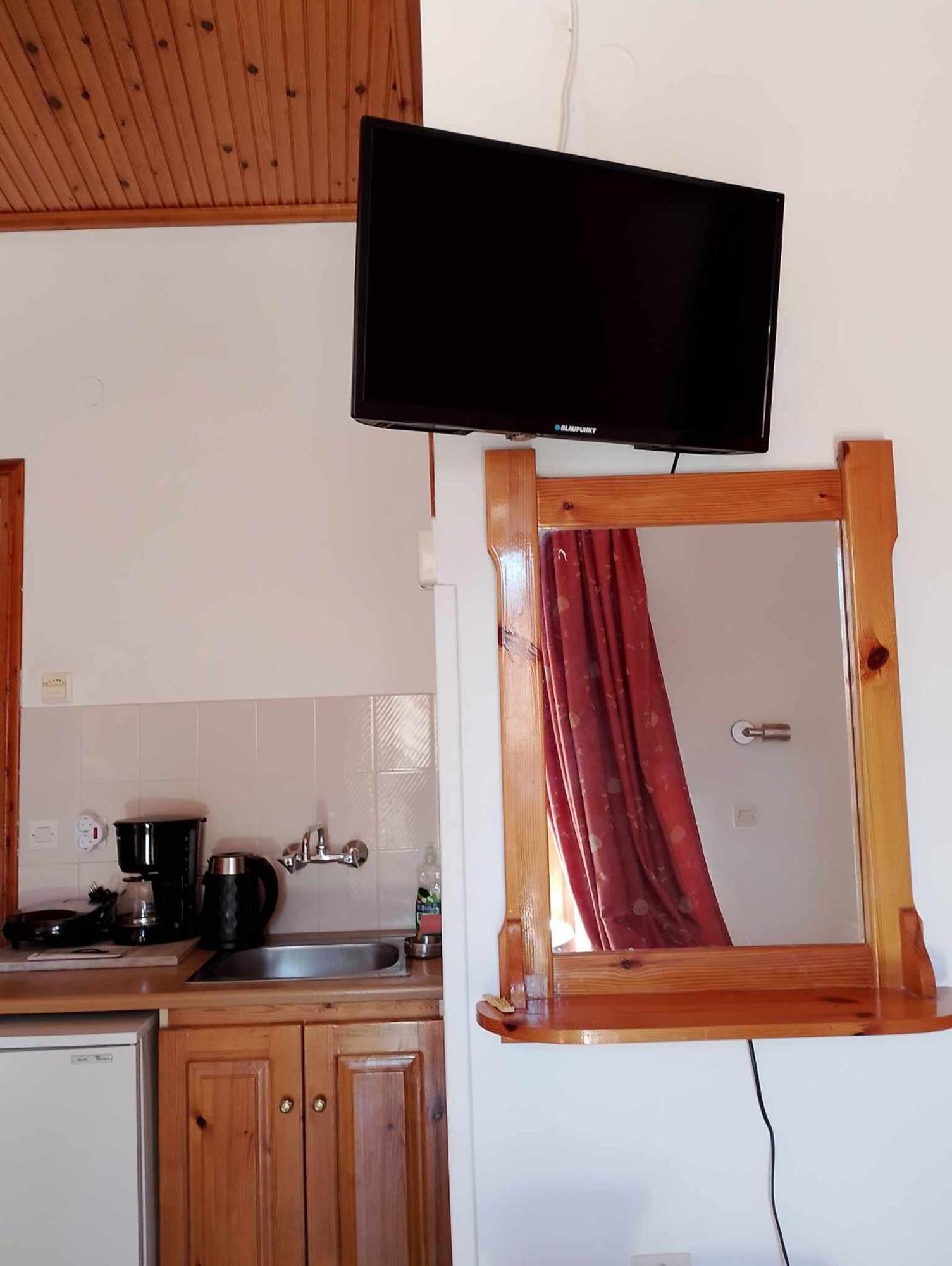 Ferienwohnung Mpaliaka Myrsini Mythimna Exterior foto