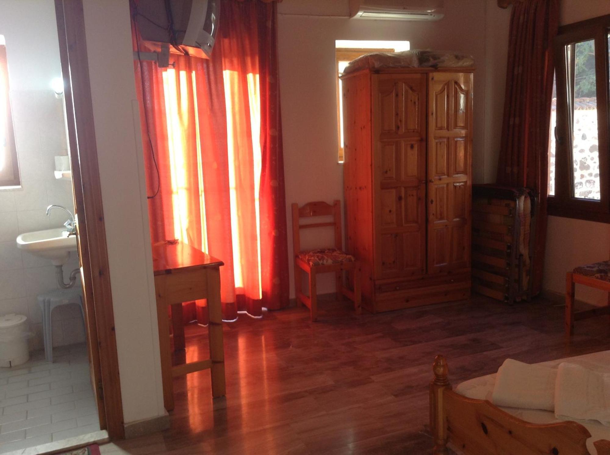 Ferienwohnung Mpaliaka Myrsini Mythimna Zimmer foto